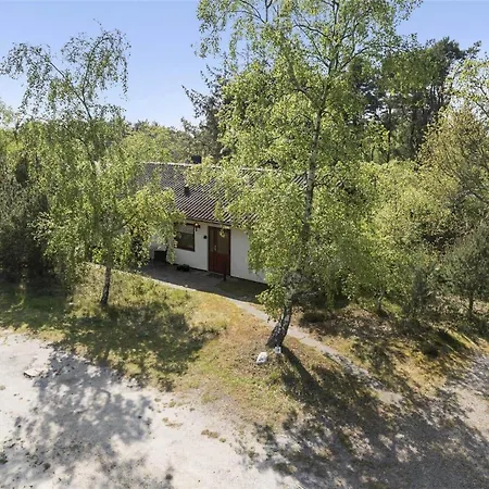 1531-aakirkeby-poserekrogen-17 بيت للعطل