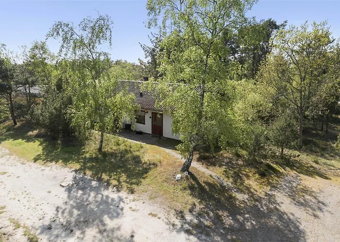 1531-aakirkeby-poserekrogen-17 بيت للعطل